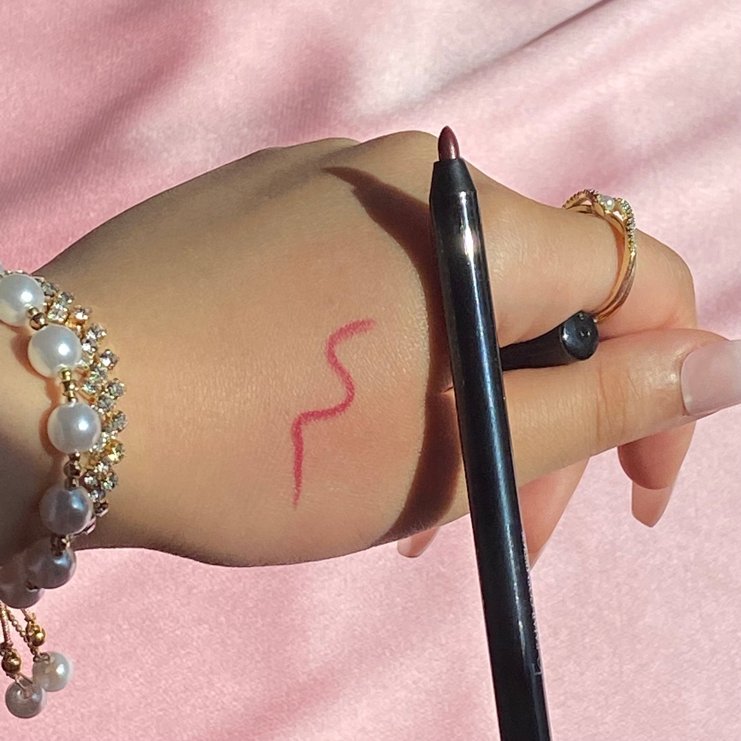 Rooh Lip Liner